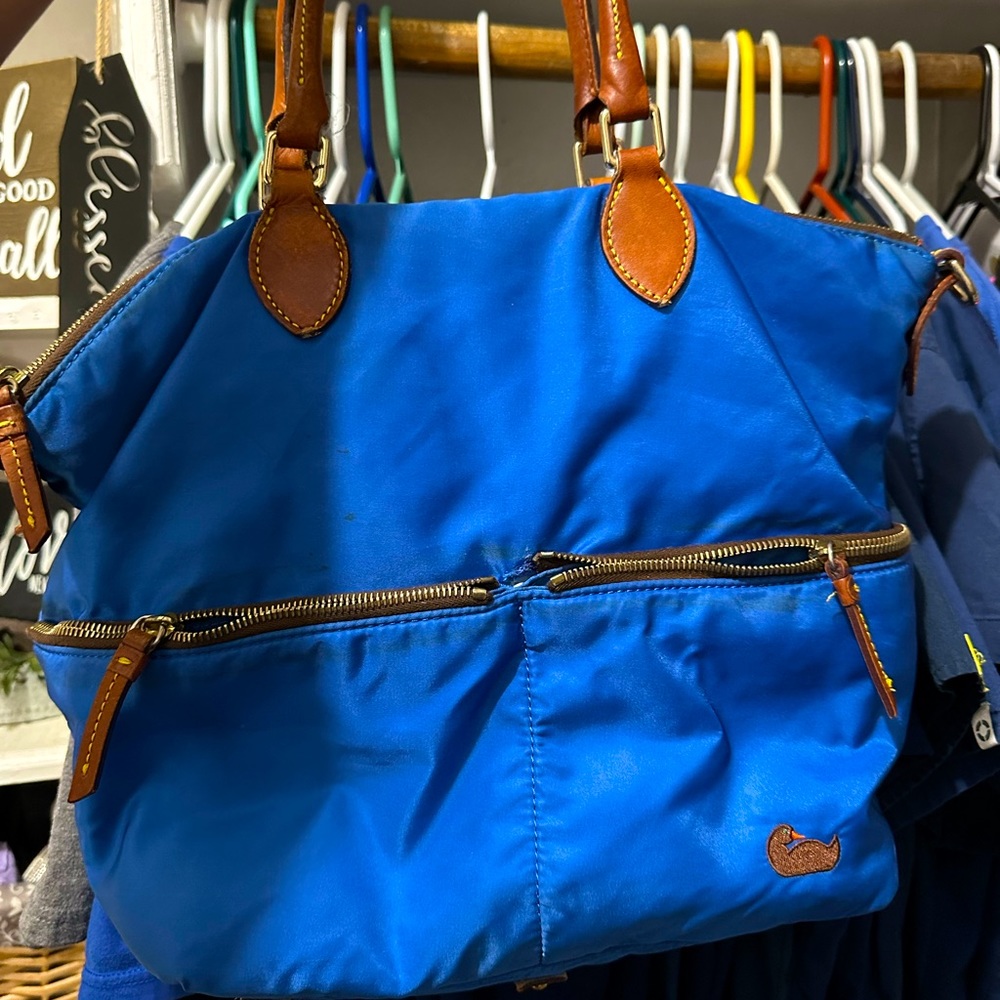 Dooney & Bourke hand bag